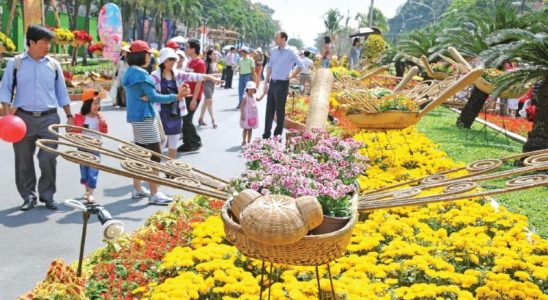 Miền Tây rực rỡ sắc màu trong những ngày Tết