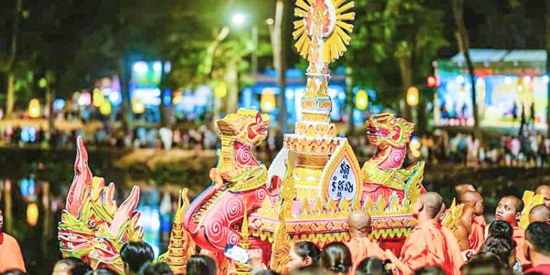 Lễ hội Ok Om Bok của miền Tây