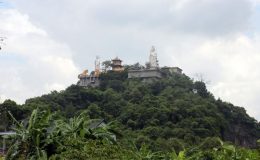 Khám phá ngôi chùa linh thiêng trên núi Châu Thới Bình Dương